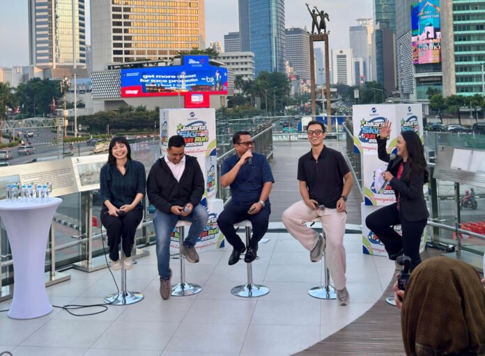 FOTO 9 Juni_Penjelasan mengenai Jakarta Sky Fun Run (JSFR) 2026, yang menawarkan pengalaman berlari di atas jalur layang Koridor 13 Transjakarta.