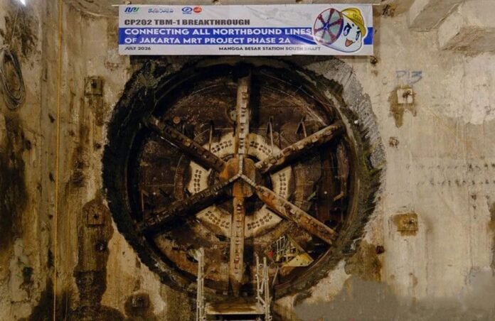 FOTO 10 Juli_Terowongan arah utara MRT Jakarta yang menghubungkan Stasiun Bundaran HI Bank Jakarta hingga Stasiun Kota telah selesai dibangun, Jakarta. jakartamrt
