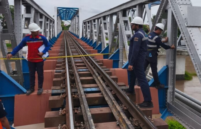FOTO 12 Nov_Pelaksanaan ramp check prasarana perkeretaapian oleh BTP Kelas II Palembang. (dok. djkakemenhub) 1