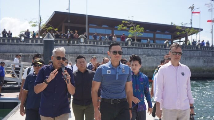 FOTO 21 Juli_Menteri Koordinator Bidang Infrastruktur dan Pembangunan Kewilayahan Agus Harimurti Yudhoyono meninjau progres pengembangan Bali Maritime Tourism Hub