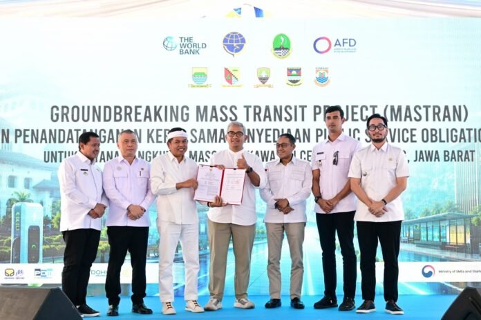 FOTO 23 Juli_Pembangunan (groundbreaking) Indonesia Mass Transit Project (MASTRAN) di Leuwipanjang BRT Depot Site, Kabupaten Bandung. dok. kemenhub 1