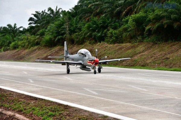 FOTO 24 Juli_Kementerian PU dipersiapkan agar dapat memanfaatkan jalan tol sebagai landasan darurat pesawat tempur TNI Angkatan Udara pada kondisi tertentu. dok. pu