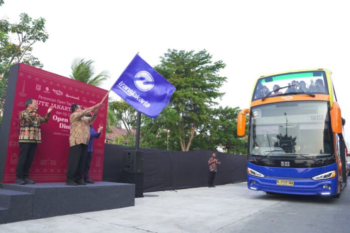 FOTO 24 Juli_Peluncuran rute Open Top Tour of Jakarta - Jakarta Batavia. dok. transjakarta