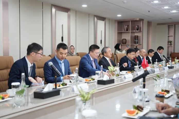 FOTO 31 Juli_Menteri Lingkungan Hidup_Kepala Badan Pengendalian Lingkungan Hidup (KLH_BPLH) Moh Jumhur Hidayat 2