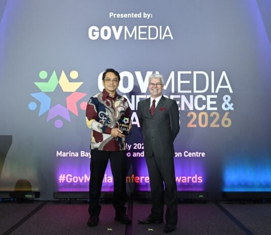 Penghargaan Indonesia Public Sector Initiative of the Year – Transportation untuk Kemenhub
