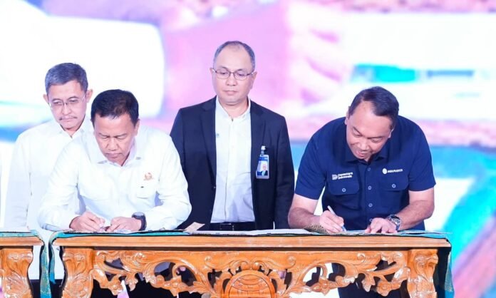 FOTO 18 Agustus_Penandatanganan Perjanjian Kerja Sama PT Jasa Marga (Persero) Tbk. dengan Kementerian Perhubungan terkait integrasi data kendaraan bermotor. jasamarga