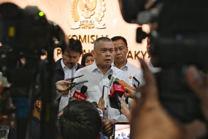FOTO 21 Agustus_Menteri Perhubungan Dudy Purwagandhi dalam Rapat Kerja dengan Komisi V DPR 1
