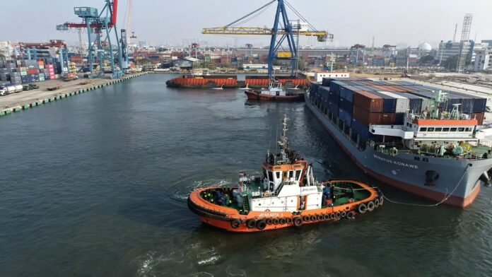 FOTO 5 Agustus_Pelindo melakukan soft launching sekaligus uji coba operasional Terminal 2 Petikemas di Pelabuhan Tanjung Priok, Jakarta. pelindo