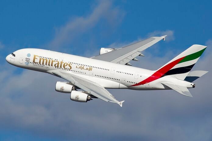 FOTO 9 Agustus_Pesawat Airbus A380 milik maskapai Emirates. (dok. wikipedia.org)