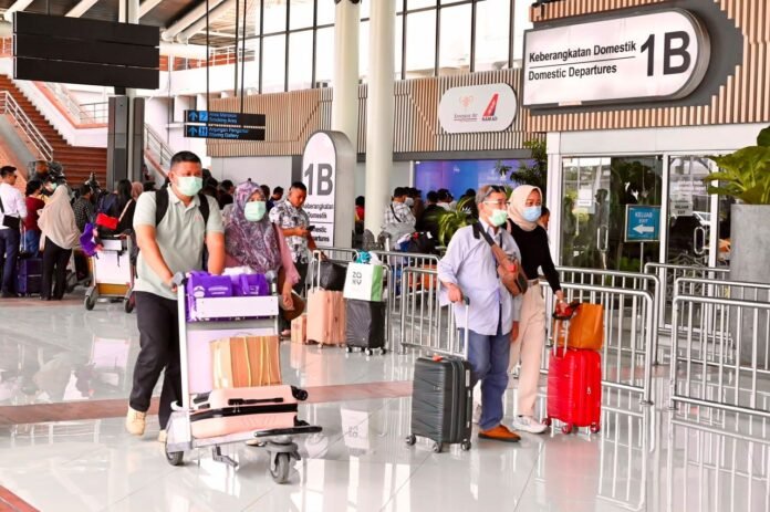 FOTO 10 Sept_Para penumpang di Terminal 1B Bandara Soekarno-Hatta, Tangerang. kemenhub 4