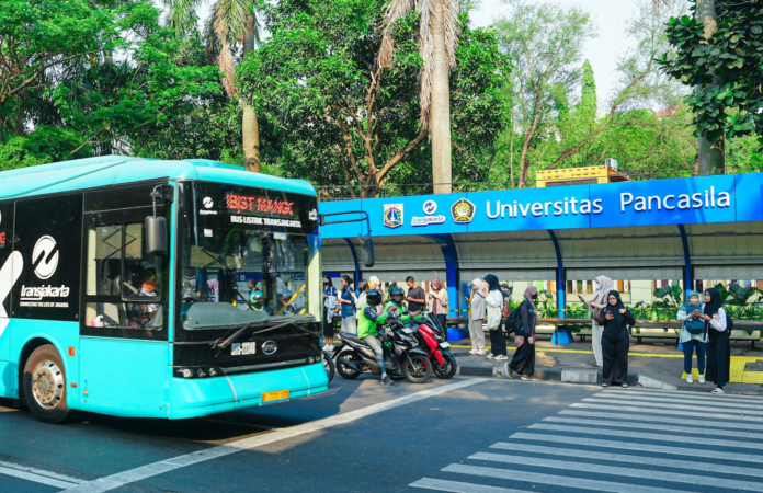 FOTO 16 Sept_Halte Universitas Pancasila Pascarevitalisasi. dok. transjakarta INI