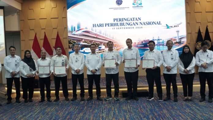 FOTO 18 Sept_Pencanangan Bulan Keselamatan Transportasi dan penghargaan bidang keselamatan transportasi darat INI
