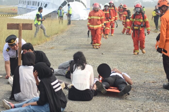 FOTO 19 Sept_Kegiatan pelatihan penanggulangan keadaan darurat melalui Full Scale Airport Emergency Exercise (AEE) dan Airport Contingency Exercise (ACE). bnpb 2