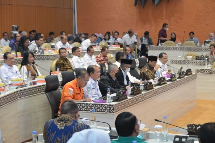 FOTO 25 Sept_Rapat Kerja Komisi V DPR di Kantor DPR Jakarta. dok. kemenhub INI