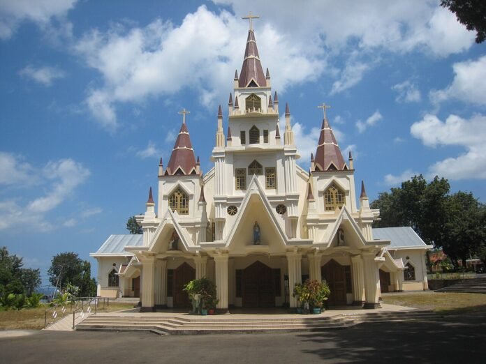 FOTO 14 Okt_Katedral Renha Rosari di Larantuka, Flores Timur