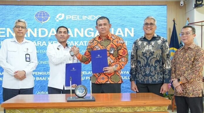 FOTO 14 Okt_Penandatanganan Berita Acara Kesepakatan Tahap II Pelaksanaan Pengusahaan Alur - Pelayaran 1 INI