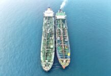 Pelindo Kembali Layani Ship-to-Ship di Nipa