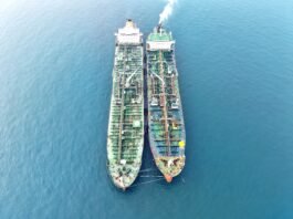 Pelindo Kembali Layani Ship-to-Ship di Nipa
