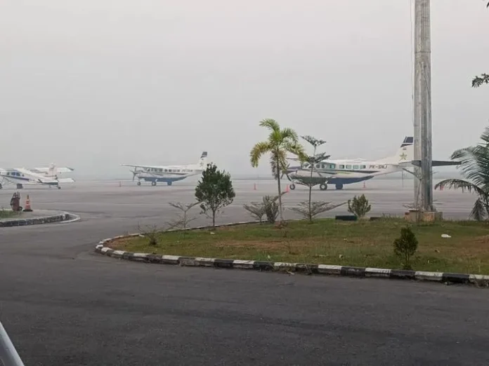 FOTO 18 Okt_Bandara Douw Aturure Nabire terdampak asap kebakaran hutan dan lahan (karhutla). dok. bandaradouwatururenabire