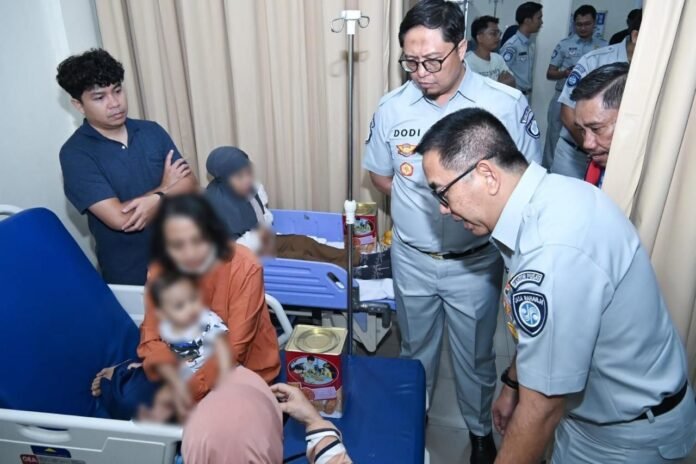 FOTO 22 Okt_PT Jasa Raharja mengawal pemenuhan hak penumpang KMP Batumandi pascakebakaran di alur masuk Pelabuhan Merak 11