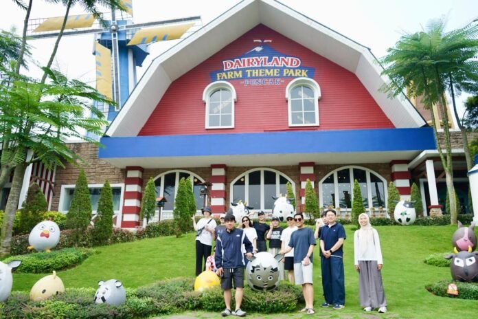 FOTO 23 Okt_Agen perjalanan asal Korea Selatan menjajaki pengembangan paket wisata Jakarta dan Bogor. dok. kemenpar