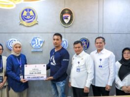 Kemenhub Fasilitasi Penyerahan Asuransi Dua Pelaut Indonesia