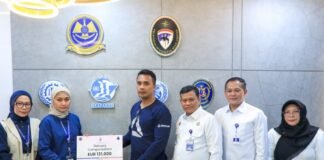 Kemenhub Fasilitasi Penyerahan Asuransi Dua Pelaut Indonesia
