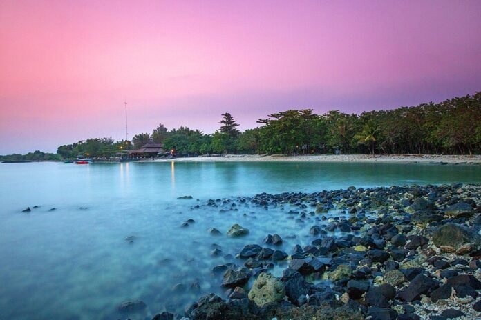 FOTO 5 Okt_Destinasi wisata Tanjung Lesung di Kabupaten Pandeglang, Provinsi Banten. dok. wikipedia.org