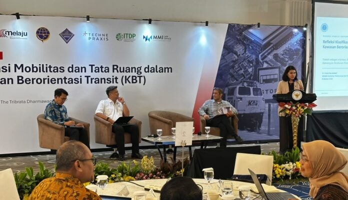 FOTO 8 Okt_Acara Focus Group Discussion (FGD) Integrasi Mobilitas dan Tata Ruang dalam Kawasan Berorientasi Transit 2 INI